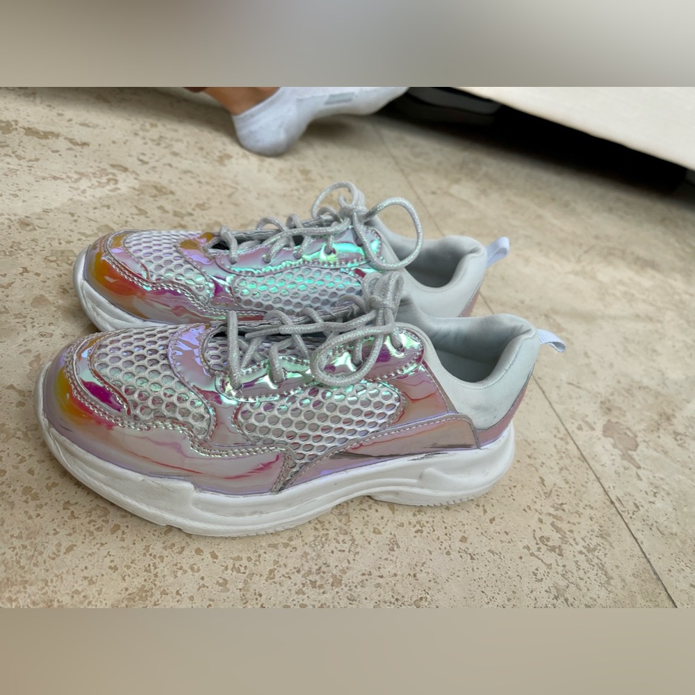 Reflective sneakers - Picture 2 of 5